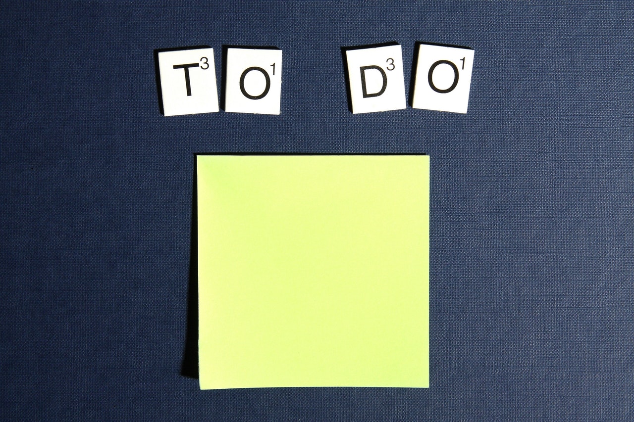 Todo - postit note - pexels-breakingpic-3299