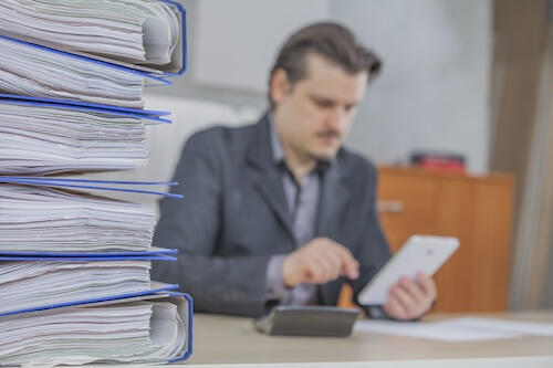 Information Governance vs Records Management: A Guide