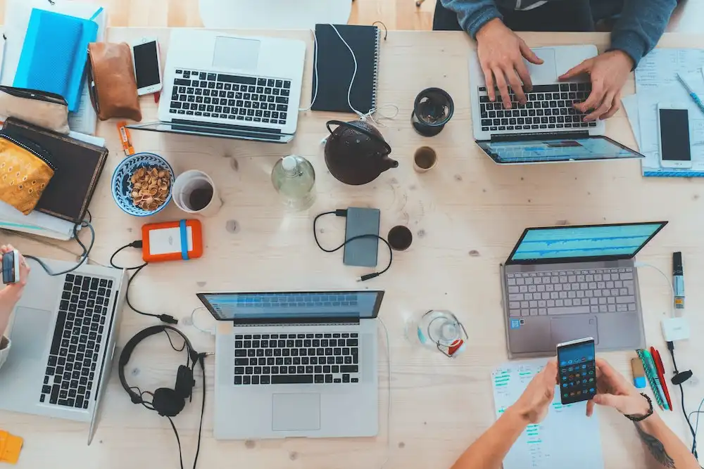 Team working together-unsplash
